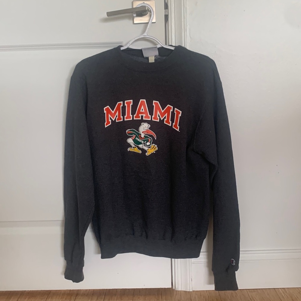 UM Crewneck
